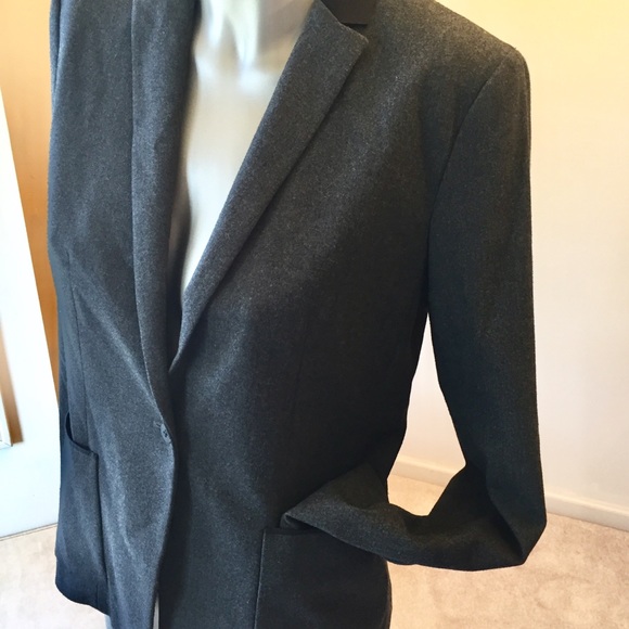 Tahari Jackets & Blazers - Tahari Grey & Black Blazer / Jacket